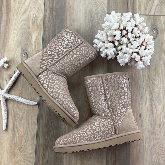 UGG Shoes - 🌴🔆UGG- BROWN CLASSIC SHORT SNOW LEOPARD BOOTS🔆🌴
